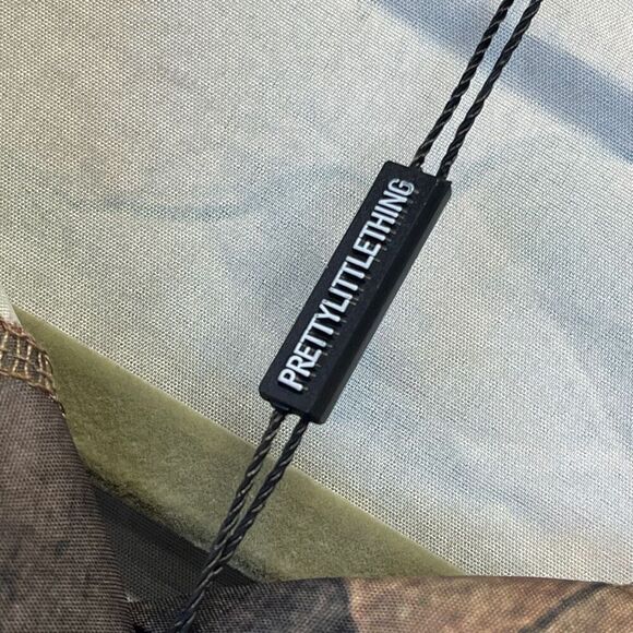 NWT PrettyLittleThing Top Women's 4 Beige Abstract Button Down Oversized Shirt - Picture 15 of 16